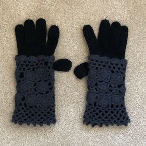 AK Anne Klein Black and Grey Lace Knit Gloves